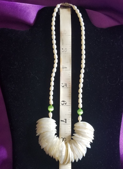 Seashell necklace - Picture 2 of 3